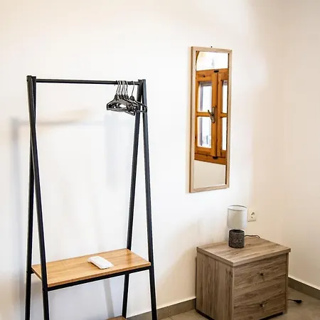 Ango First Floor شقة