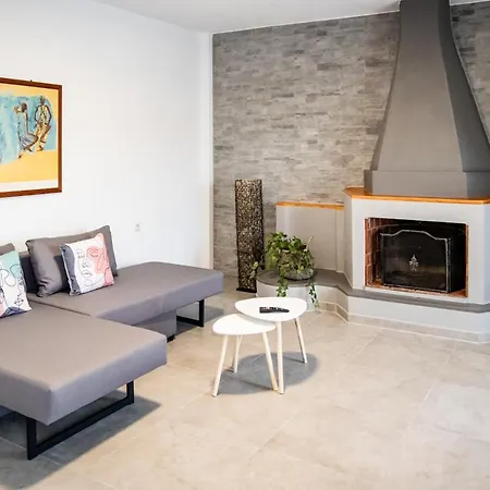 Ango First Floor Apartman